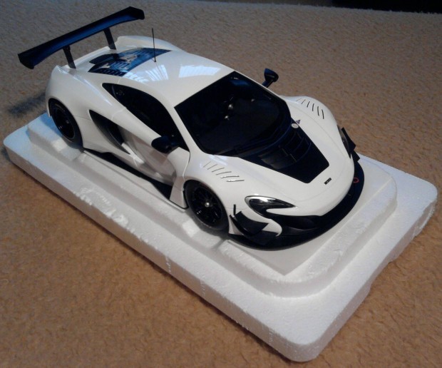 Autoart Mclaren 650S GT3 2017 1:18 modell/makett