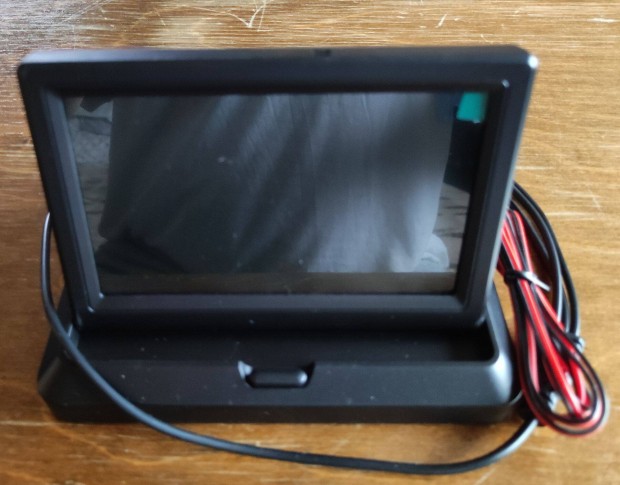 Autóba lecsukható 5ˇ monitor