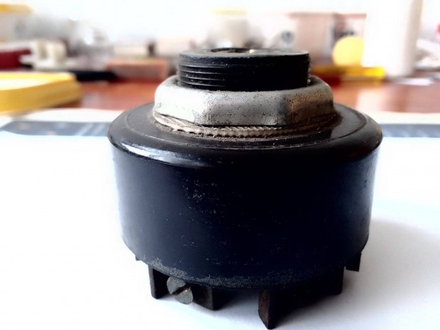 Autba val, rgi tpus gyjtskapcsol elad