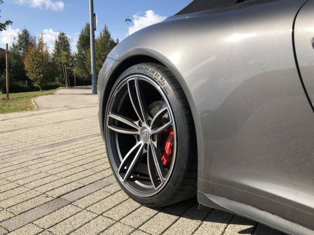 Aut�fest�k! Porsche grafitmet�l