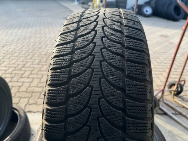 Autgumi 225/60 R18 tli