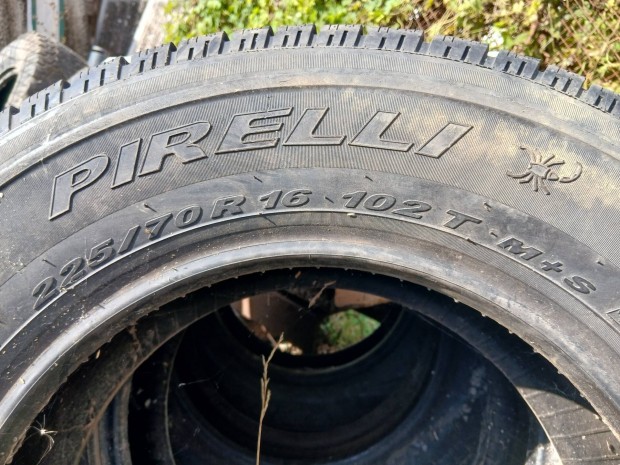 Autógumi 225/70 R16, Pirelli téligumi