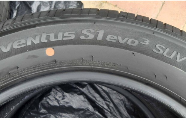 Autgumi 235/55 19R j