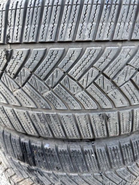 Autogumi 245/35 R20