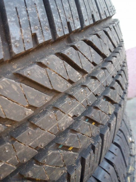 Autgumi 4 db 265/65R17