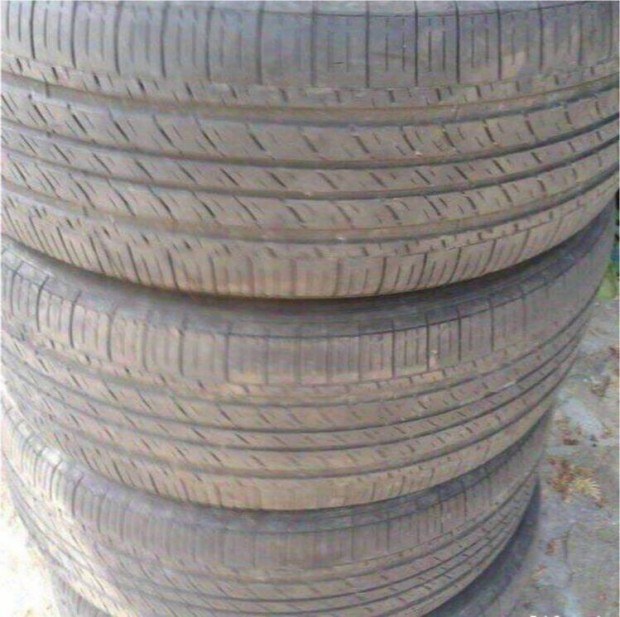 Aut�gumi Good Year 215/65 R16 egyben 4 db