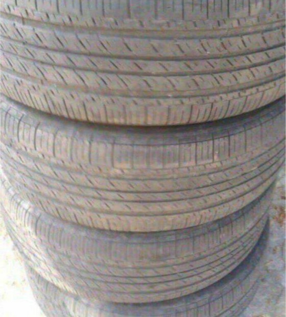 Autgumi Good year nyri 4 db 215/65R16