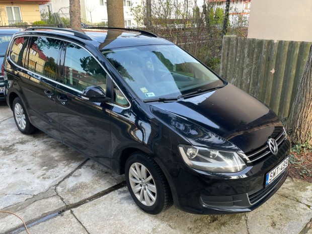 Automata, végig szervizelt, megkímélt VW Sharan eladó valós km-rel!