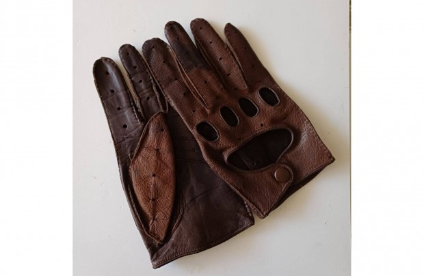 Aut�s B�rkeszty� Barna