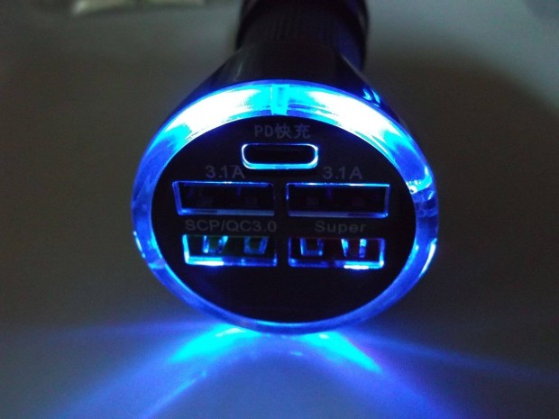 Aut�s USB gyors t�lt�