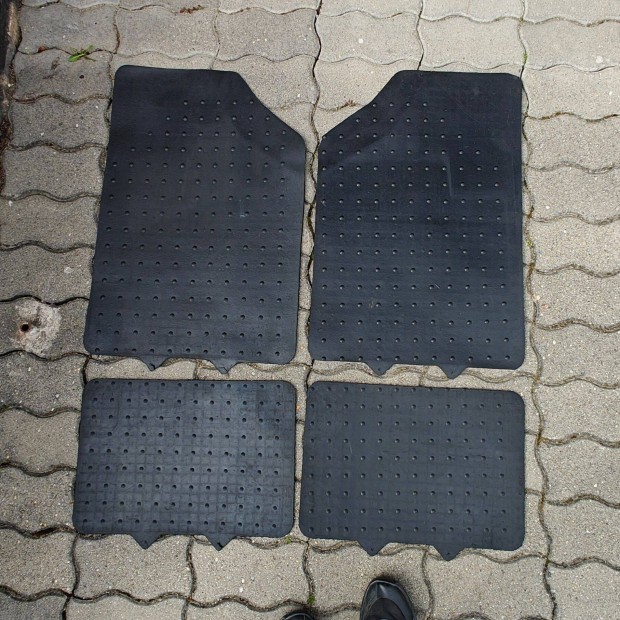 Aut�s gumi sz�nyeg szett