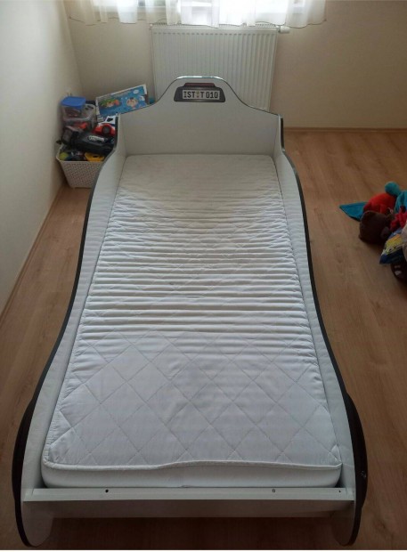 Aut�s gyerek �gy