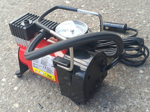 Aut�s kompresszor.