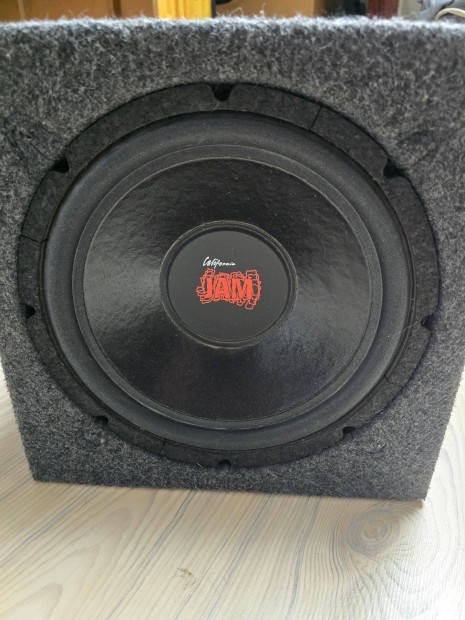 Aut�s m�lynyom� l�da