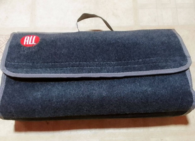 Aut�s szersz�mos t�ska elad�