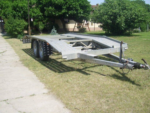 Autszllt trler elad