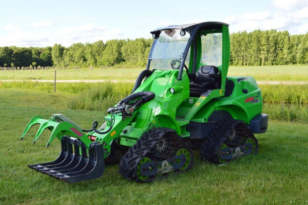 Avant 760 i Track