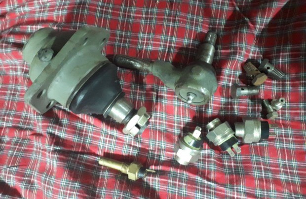 Avia j alkatrsz elad !