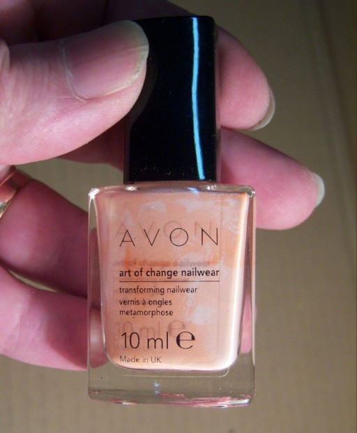 Avon Krmlakk (Contrast Coral 1724)