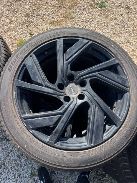 Avus Racing AC-521 Fekete