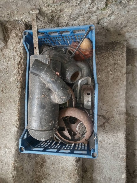 Awz P70 alkatreszek eladk 