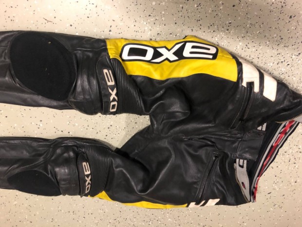 Axo protektoros motoros ruha bőrnadrág ingyen posta!
