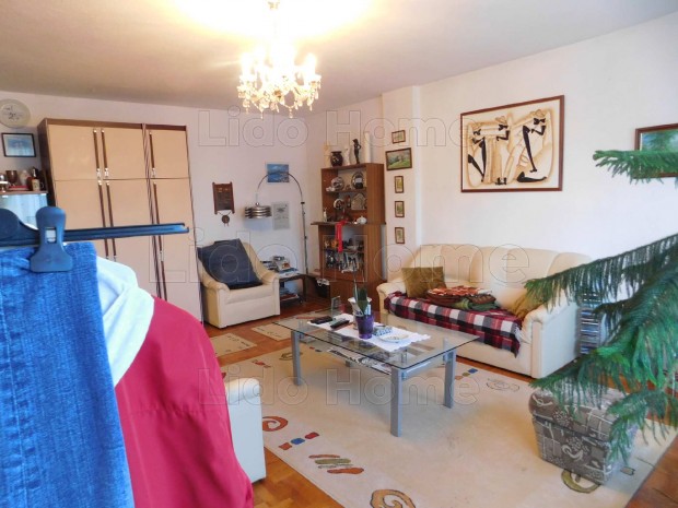 Az �reg-hegyen elad� t�bb gener�ci� lakhat�s�ra is alkalmas �n�ll�