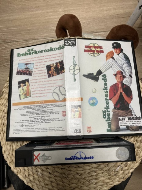 Az emberketesked vhs m