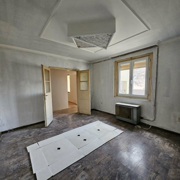 Az utols� sim�t�sok az �n kez�ben vannak!