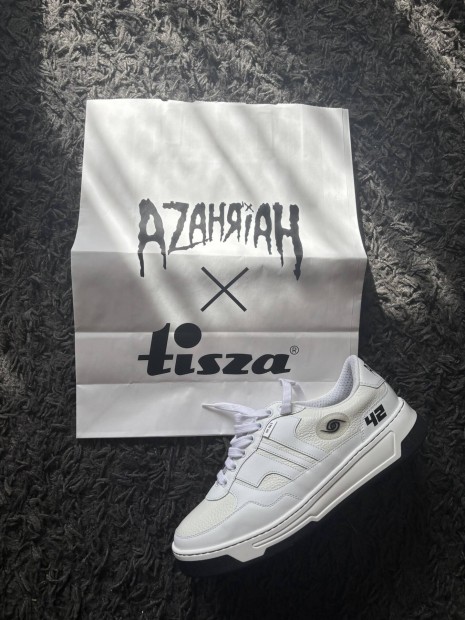 Azahriah Tisza sneaker 42