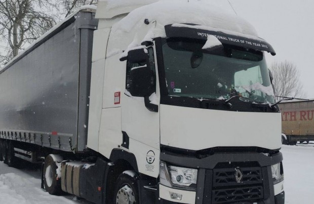 Azonali kezd�ssel felveszek C,E kat.Sof�r�ket!