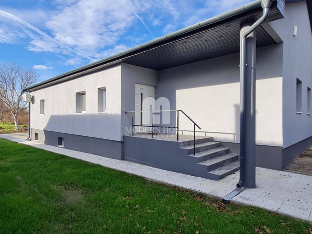 Azonnal birtokba vehet� csal�di h�z elad� Leps�nyben! MH914