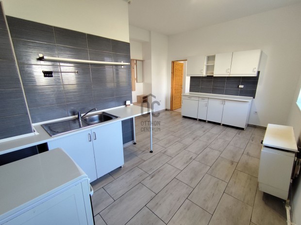 Azonnal birtokba vehet� f�ldszinti lak�s Peremartonban!