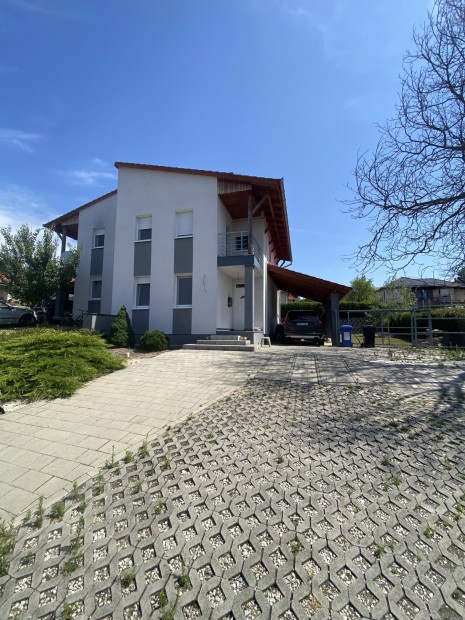 Azonnal k�lt�zhet� Ikerh�z