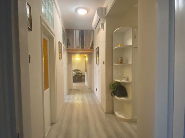 Azonnal k�lt�zhet�, teljes k�r�en fel�j�tott lak�s v�rja �j