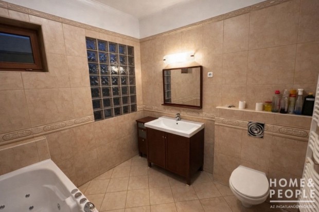 Azonnal k�lt�zhet� h�z Szegeden !