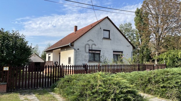 Azonnal költözhető ház Tolna - Mözsön