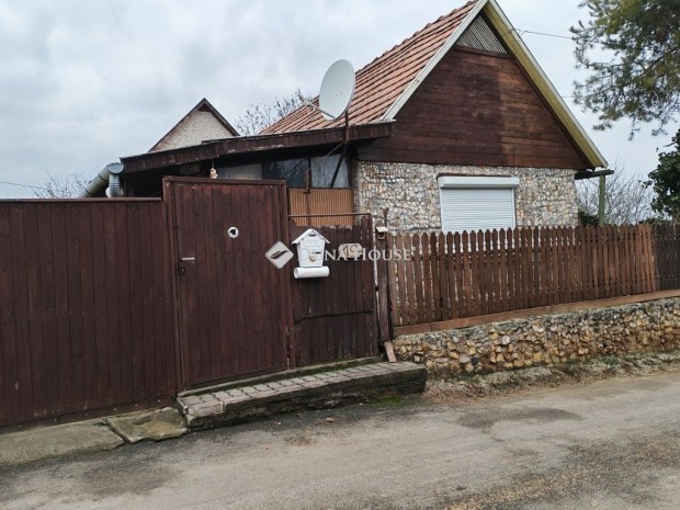 Azonnal k�lt�zhet� h�z Versegen