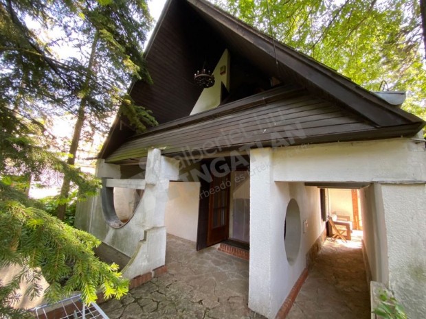 Azonnal k�lt�zhet� kiad� h�z a Homok�ra utc�ban!