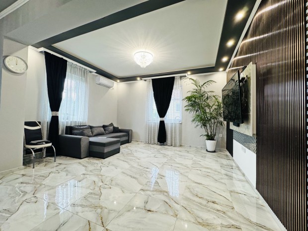 Azonnal k�lt�zhet� kulcsra k�sz ikerh�z elad�!