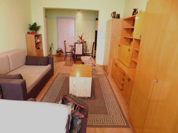 Azonnal k�lt�zhet� panellak�s elad� Sz�kesfeh�rv�ron