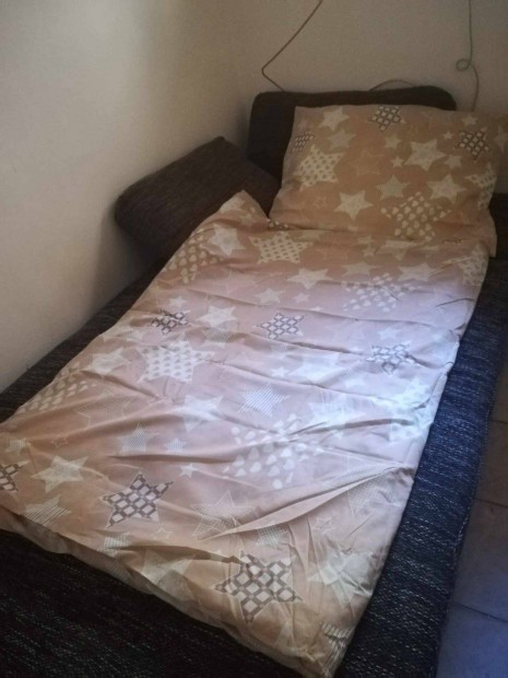 Azonnal költözhető szoba .Kauciót nem kérek