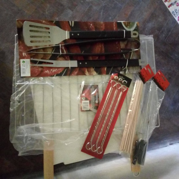 BBQ szett ajndk knyvvel