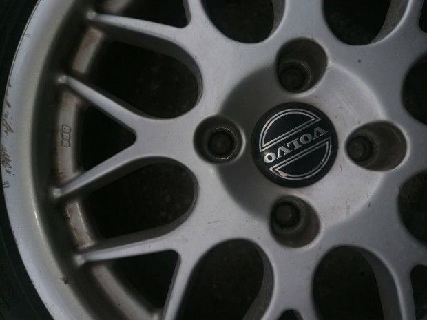 BBS Volvo gyárifelni 16".205/50/16-os gumikal