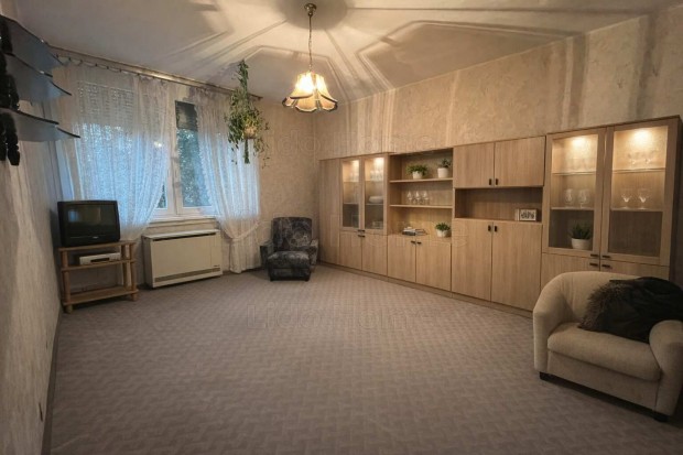 BELV�ROSI �LET, NYUGALOMBAN M�RON  NE HAGYD KI!