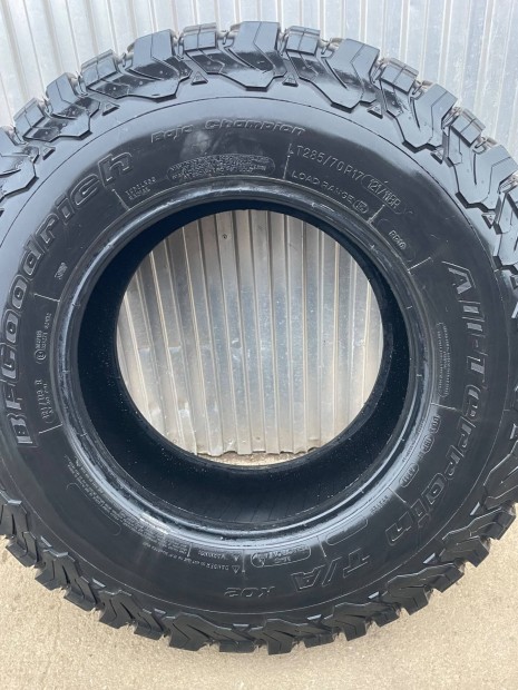 BF Goodrich ALL Terrain T/A KO2 285/70R17