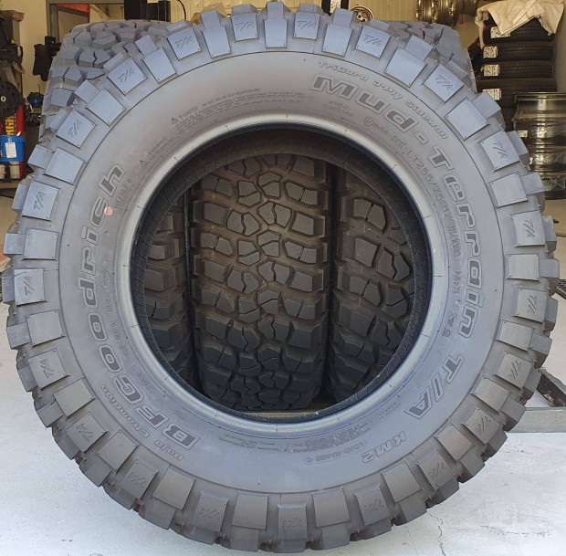 BF Goodrich Mud-Terrain T/A KM2 255/75 R17 újszerű gumik 4db 2022