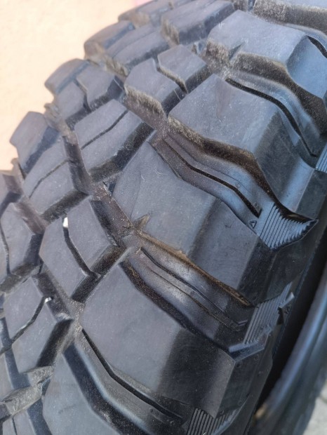 BF Goodrich T/A KM3 gumi 245/70r16