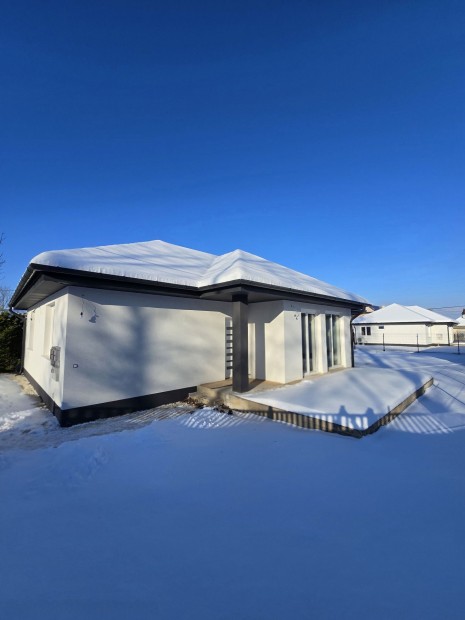 BICSKE egyik legkedveltebb r�sz�n a Kertv�rosban �j�p�t�s� Csal�di