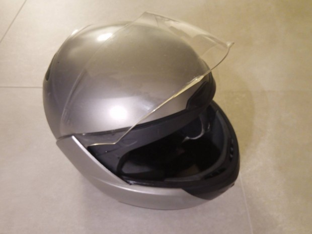 BMV felhajthat� �ll� buk�sisak 